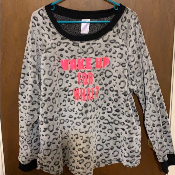 Secret Treasures Other - Sweatshirt